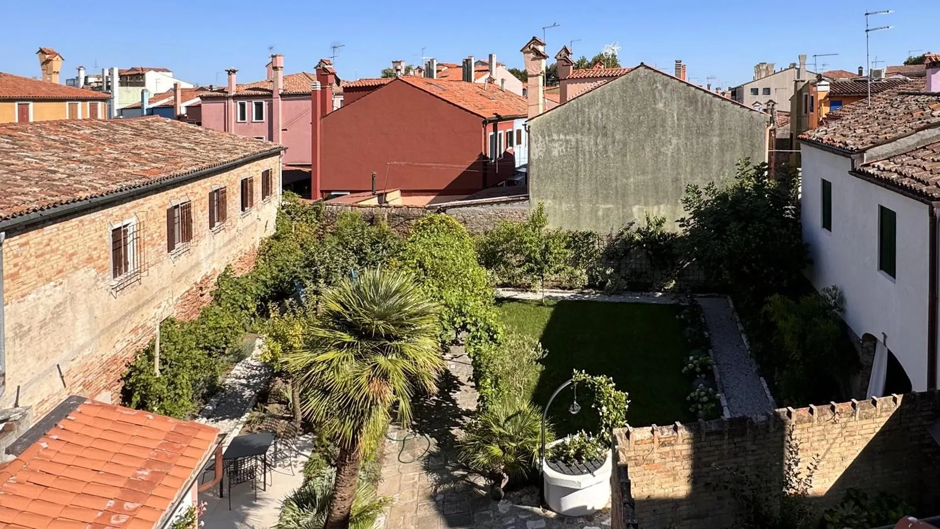B&B Carmen Garden Burano Bed & Breakfast
